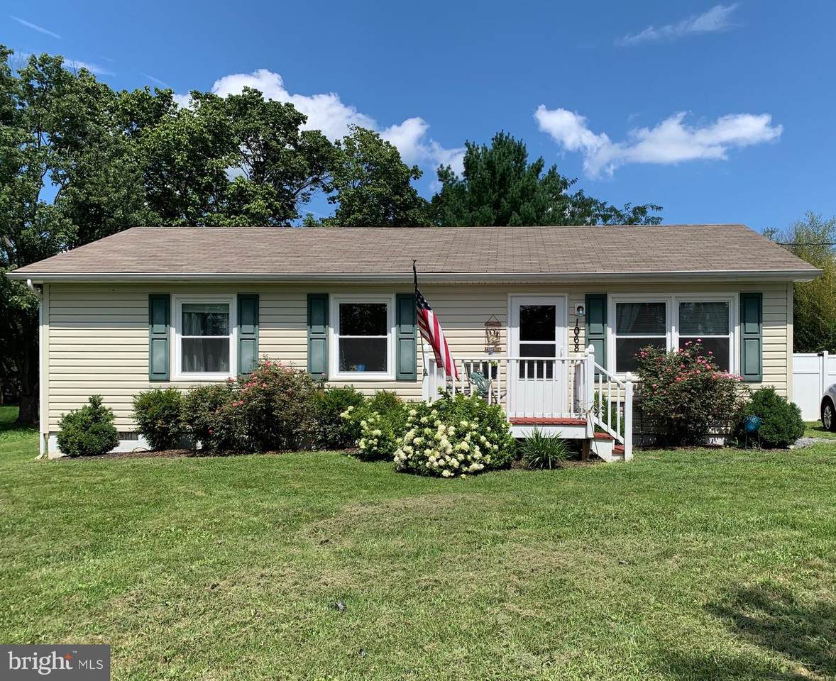 1068 Locust Street - Photo 1
