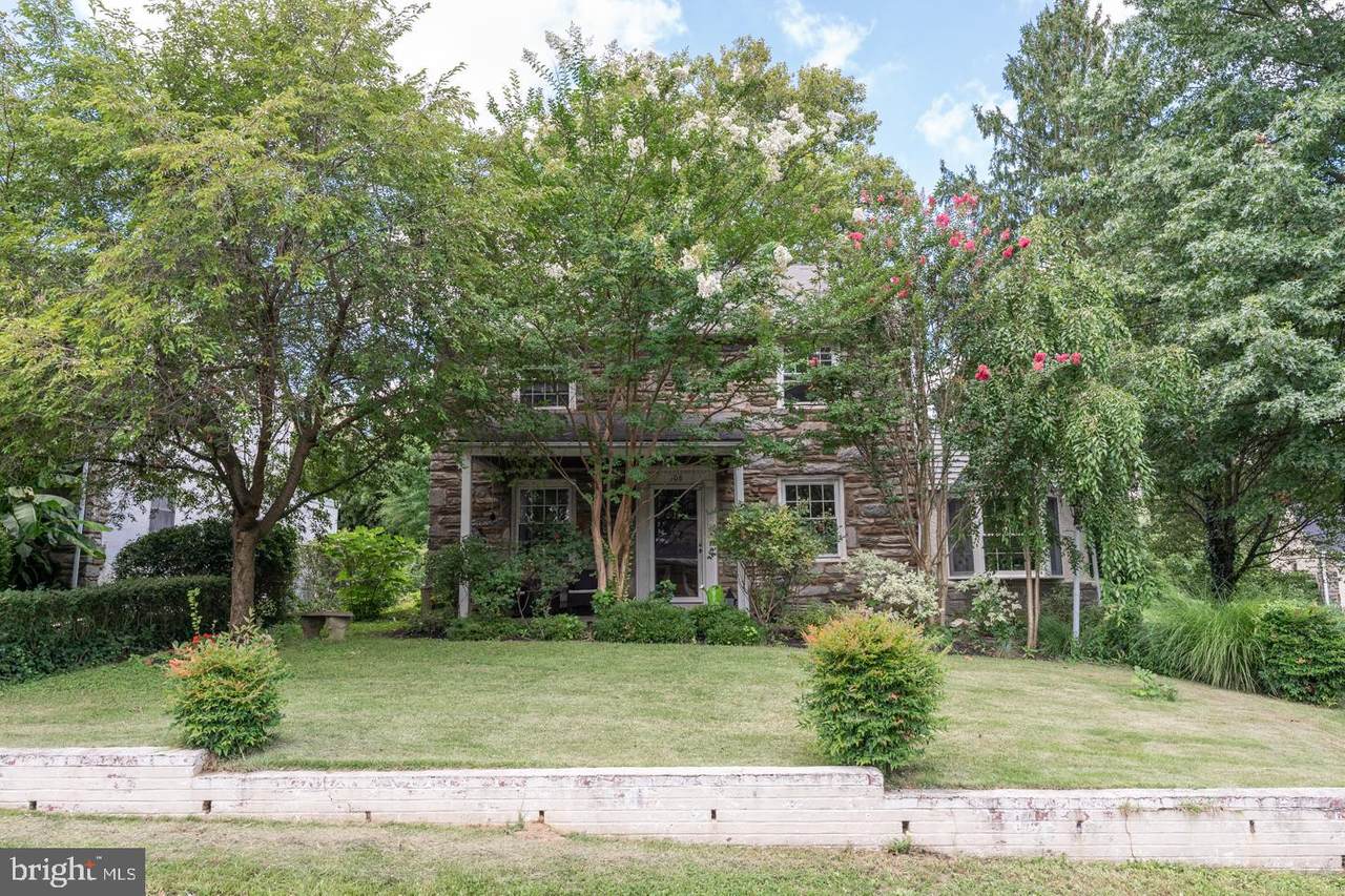 606 Allen Lane - Photo 1
