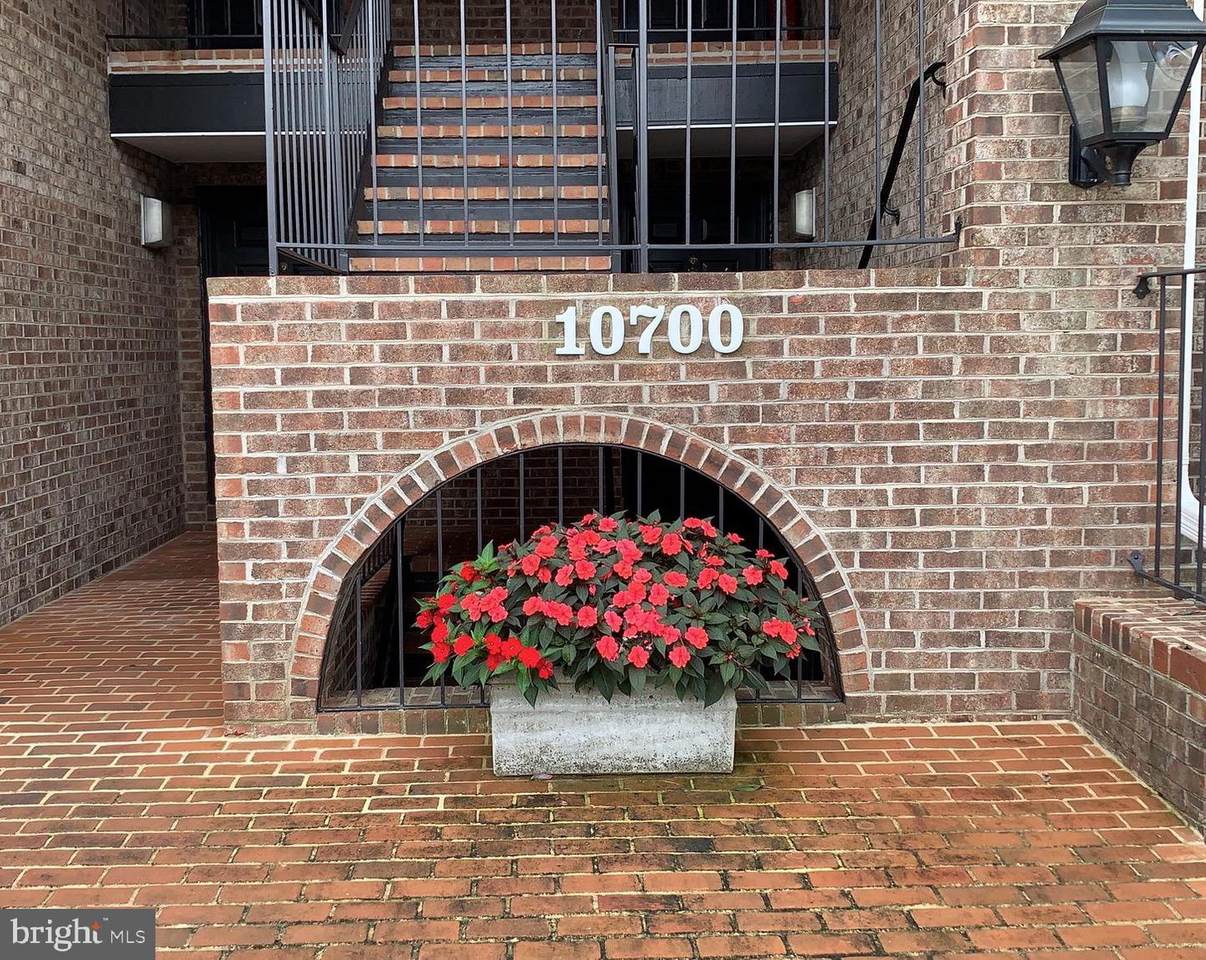 10700 Kings Riding Way - Photo 1