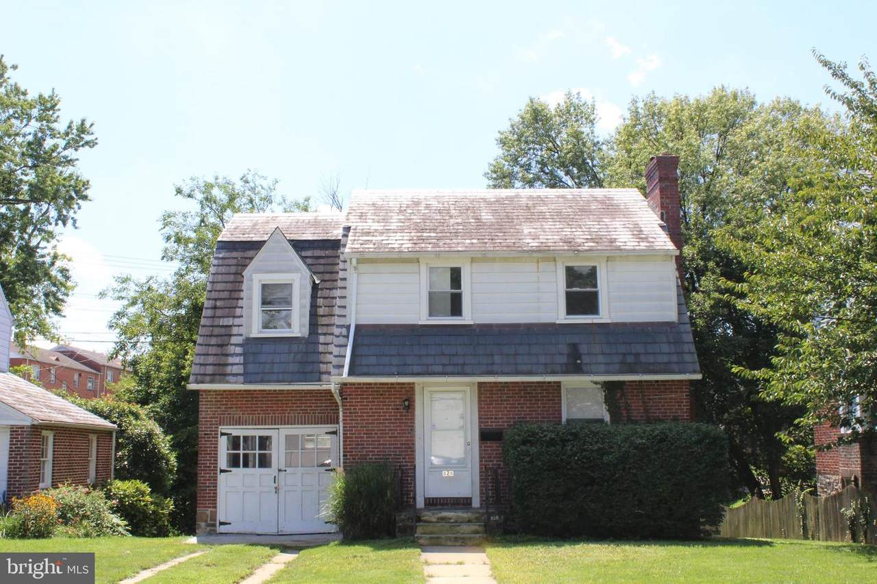 828 Warwick Road - Photo 1