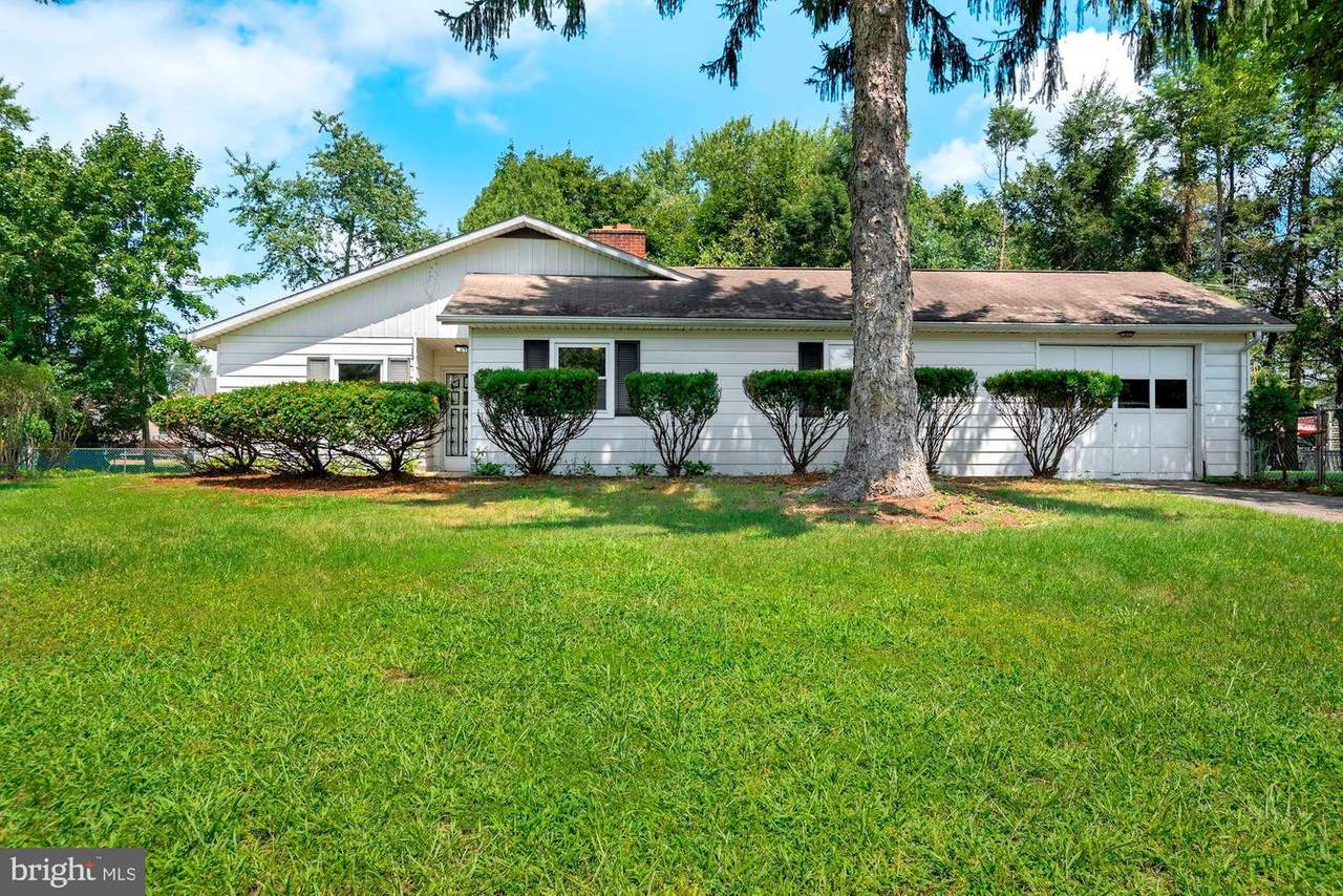 5 Larry Lane - Photo 1
