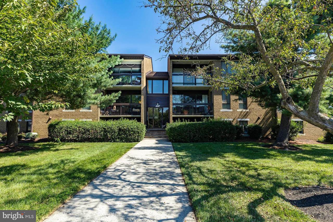 563 Florida Avenue - Photo 1