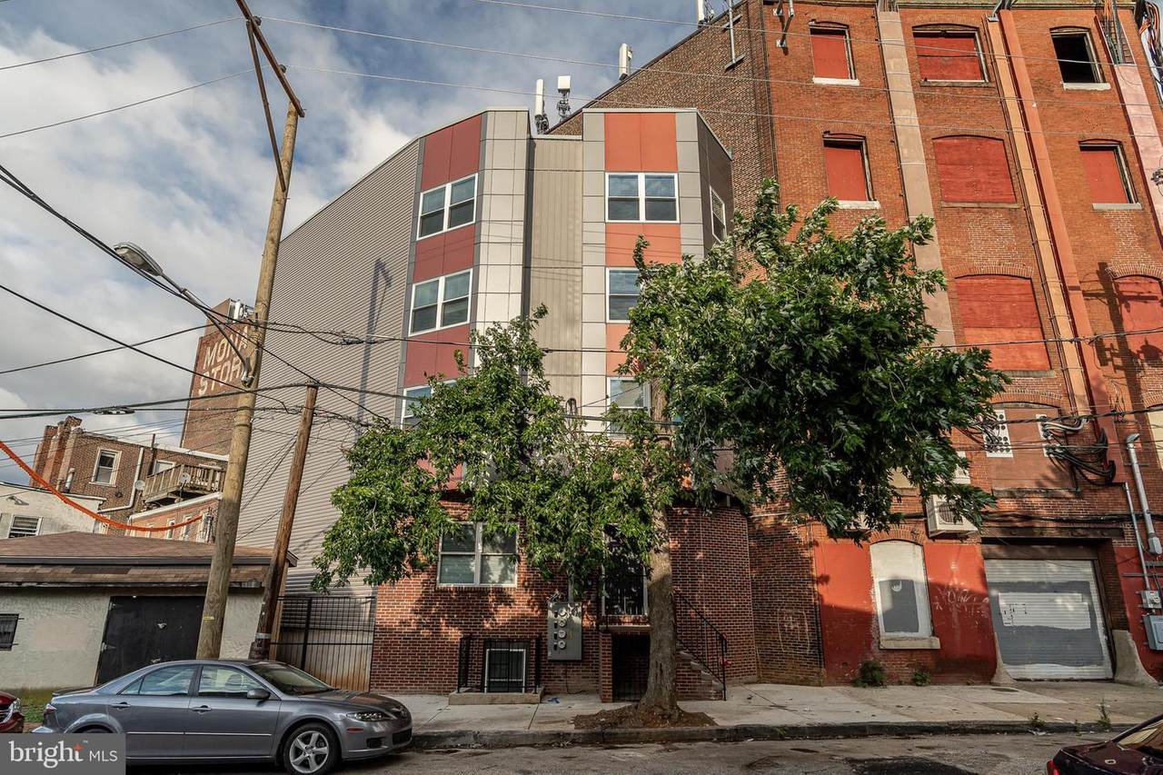 421 39TH Street - Photo 1