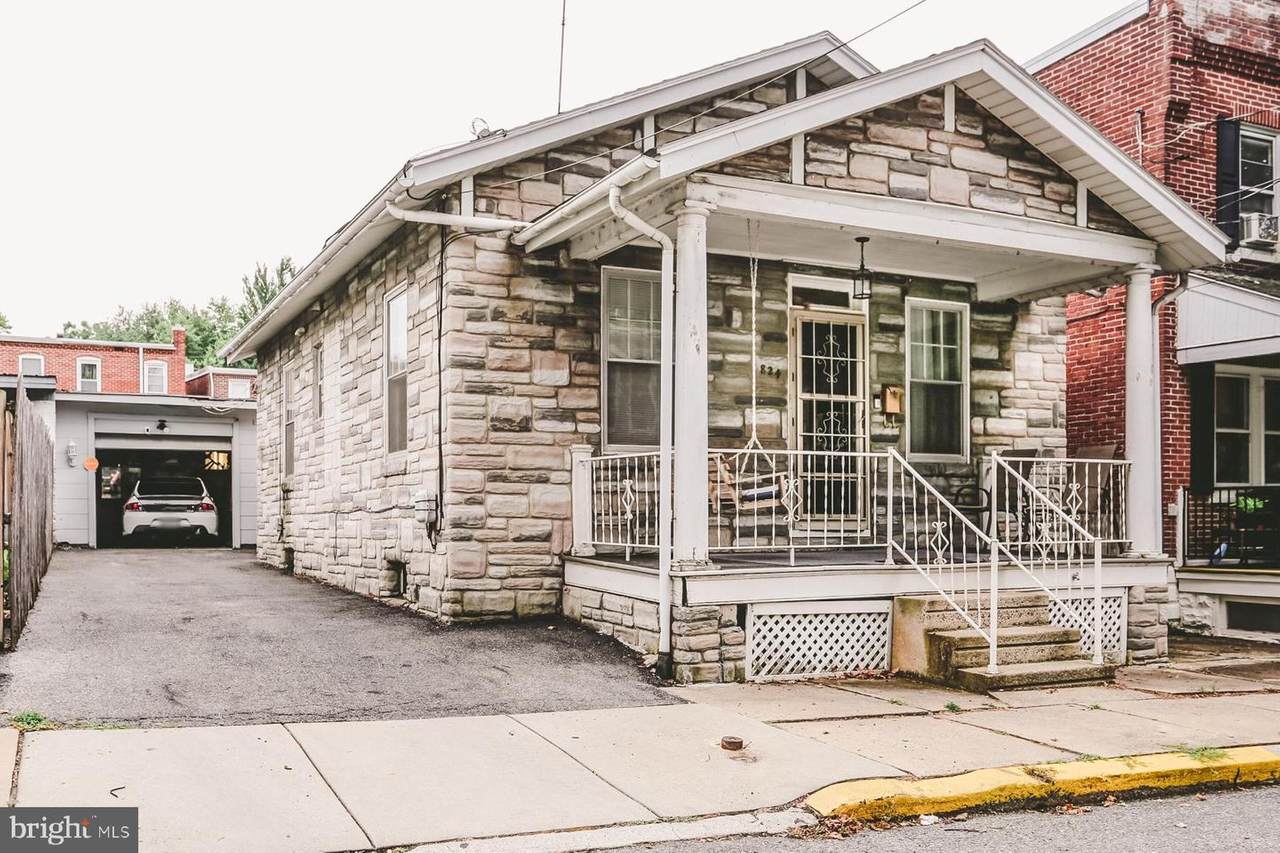 824 Vine Street - Photo 1