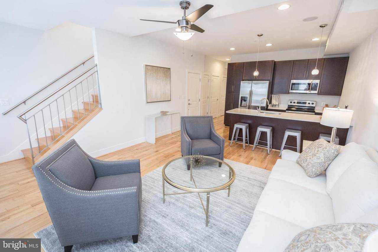 426 Kenyon Street - Photo 1