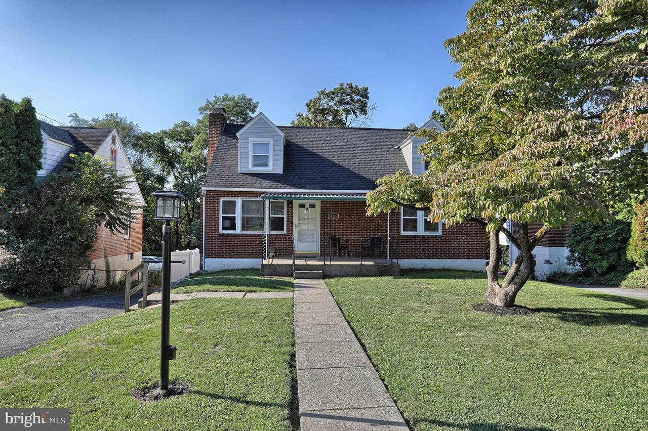 4525 Clarendon Street - Photo 1