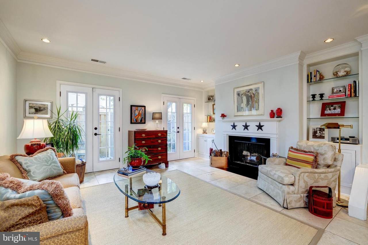 1618 Belmont Street - Photo 1