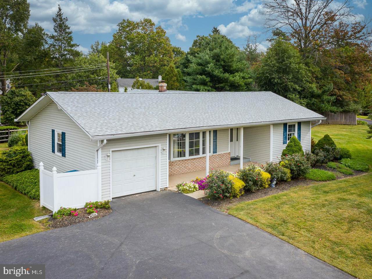1517 Chalk Avenue - Photo 1