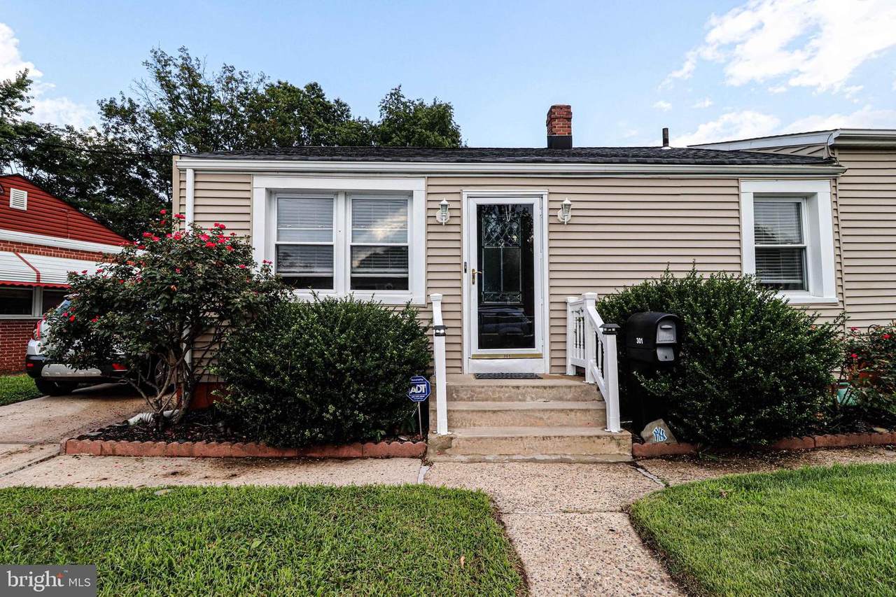 301 Hollywood Drive - Photo 1