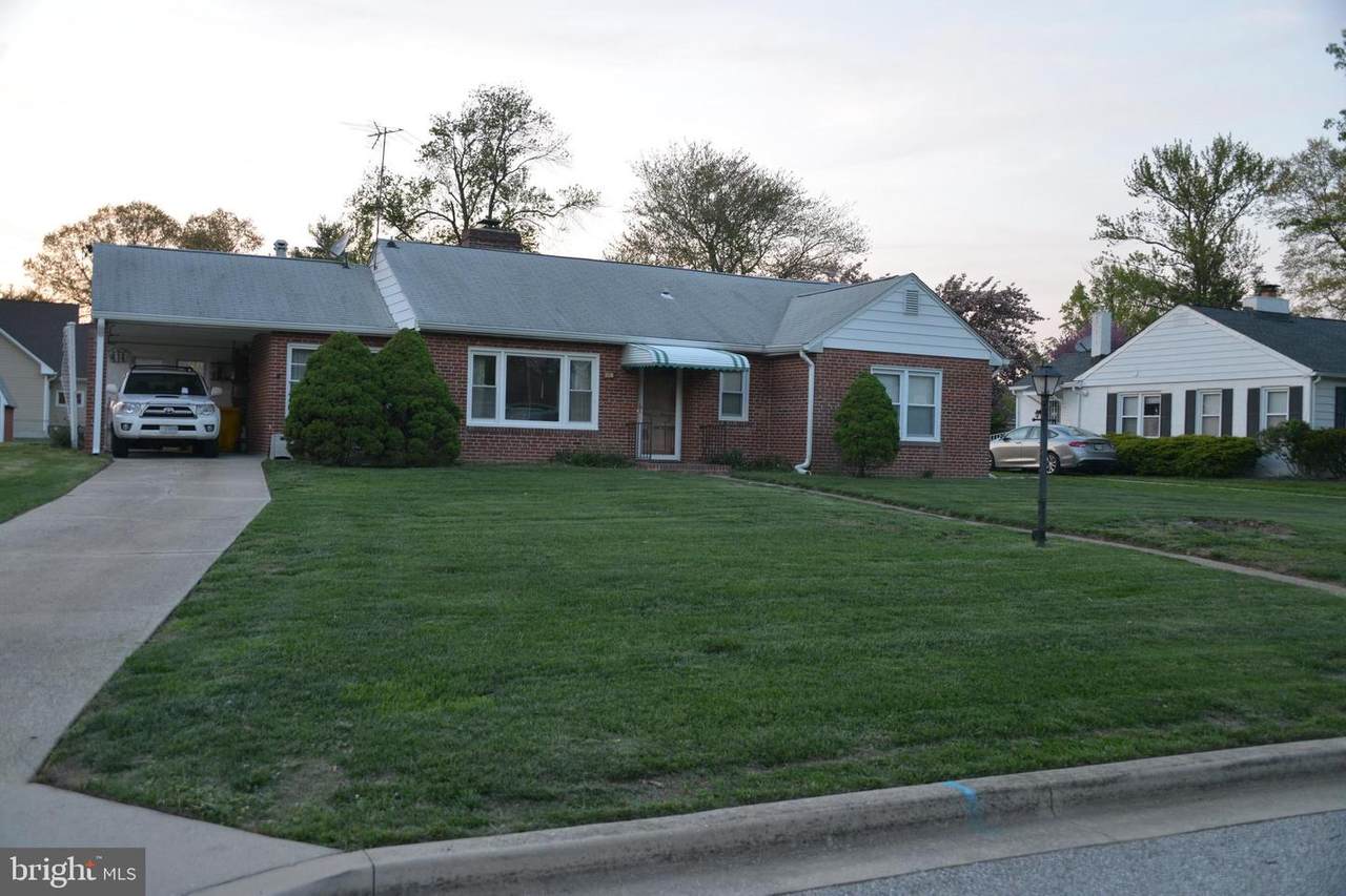 203 Phelps Avenue - Photo 1