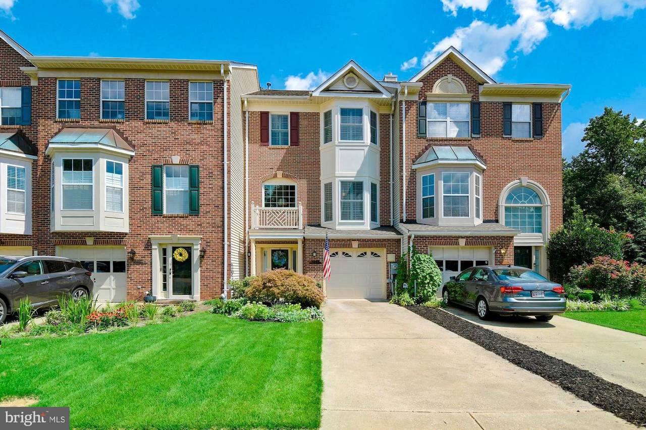 3223 Escapade Circle - Photo 1