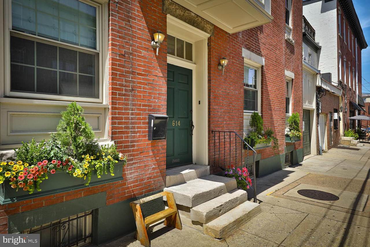 614 21ST Street - Photo 1