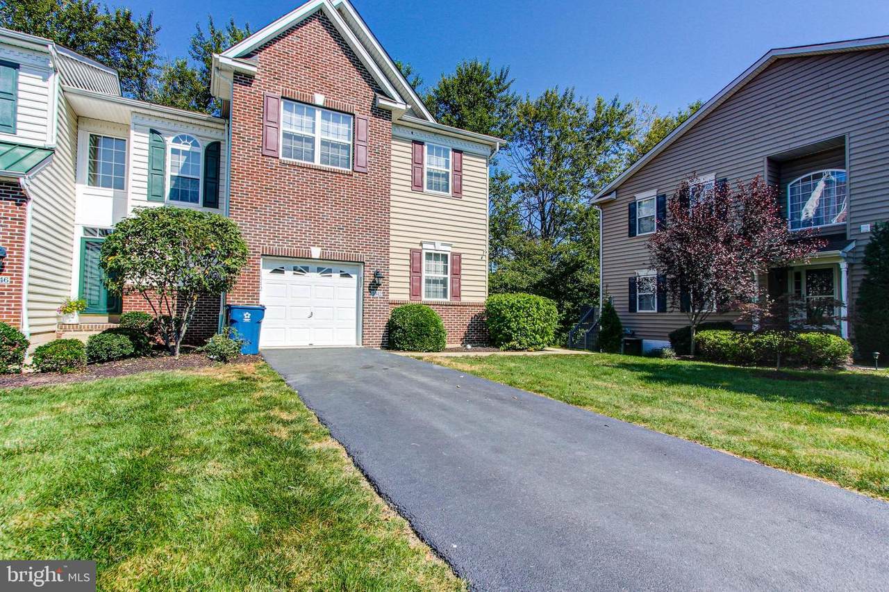 1042 Rosemont Terrace - Photo 1
