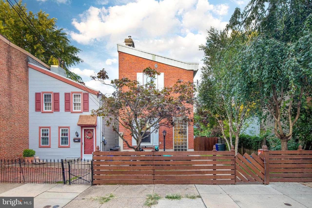 1123 Crease Street - Photo 1
