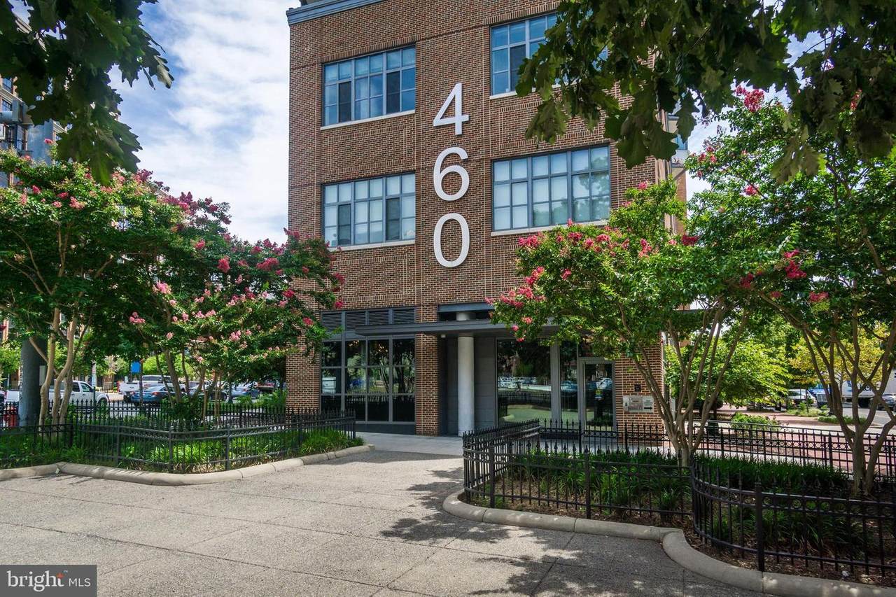 460 New York Avenue - Photo 1