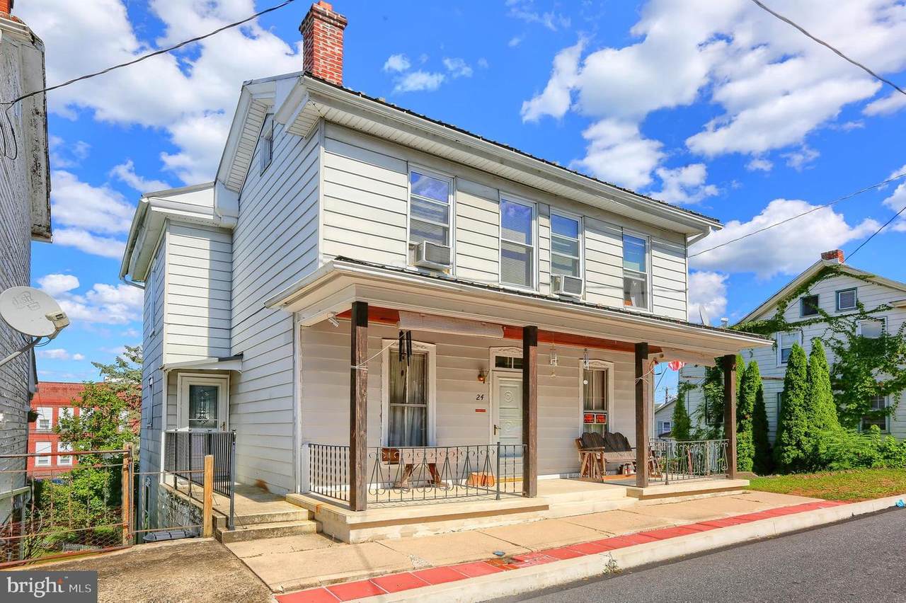 24 5TH Street - Photo 1