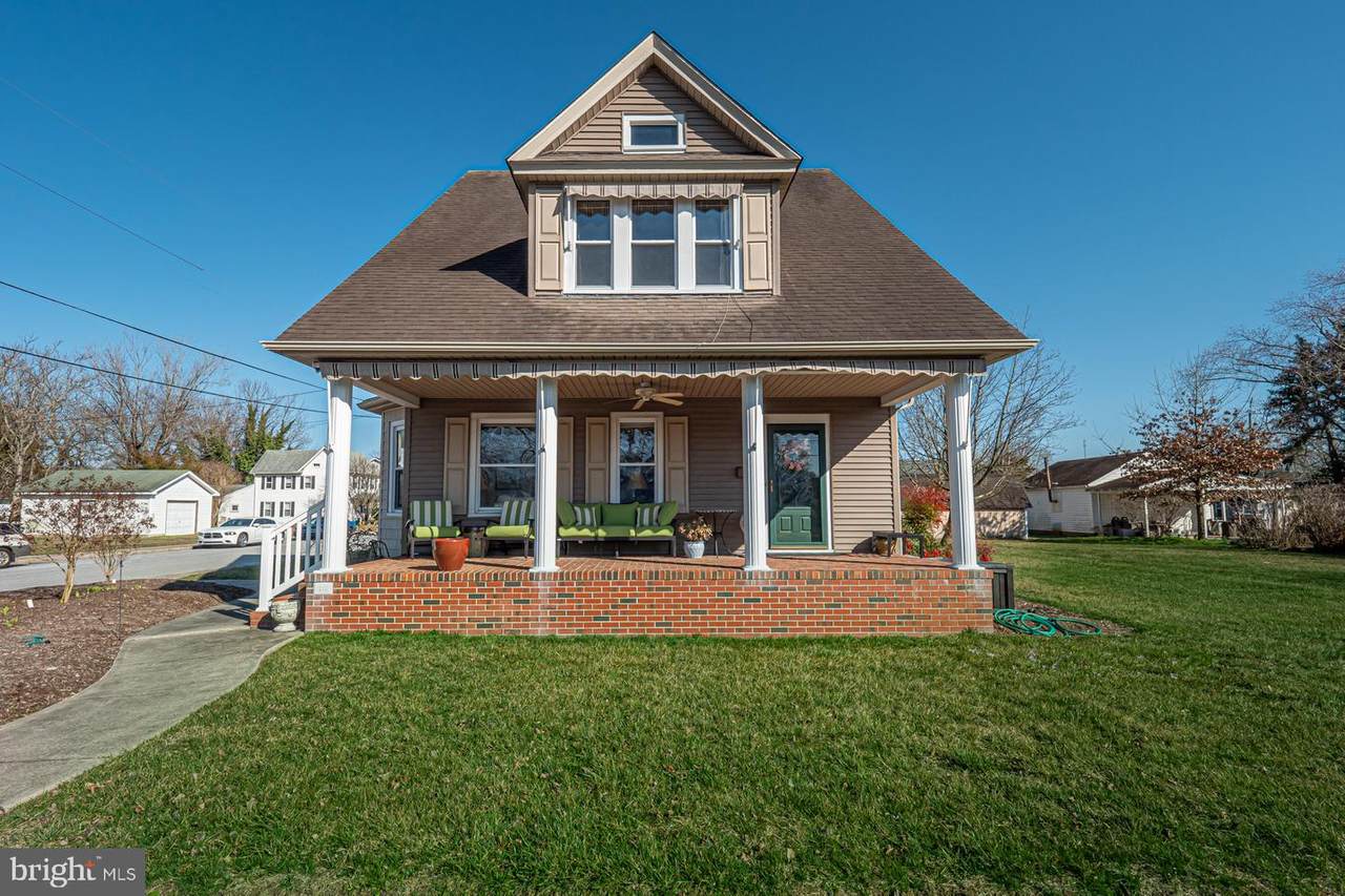 210 Harrington Avenue - Photo 1