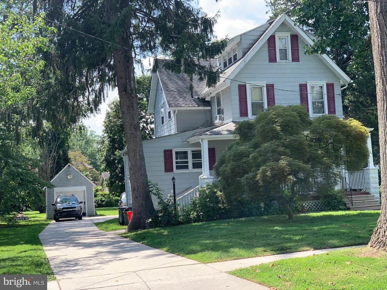 8 7TH Avenue - Photo 1