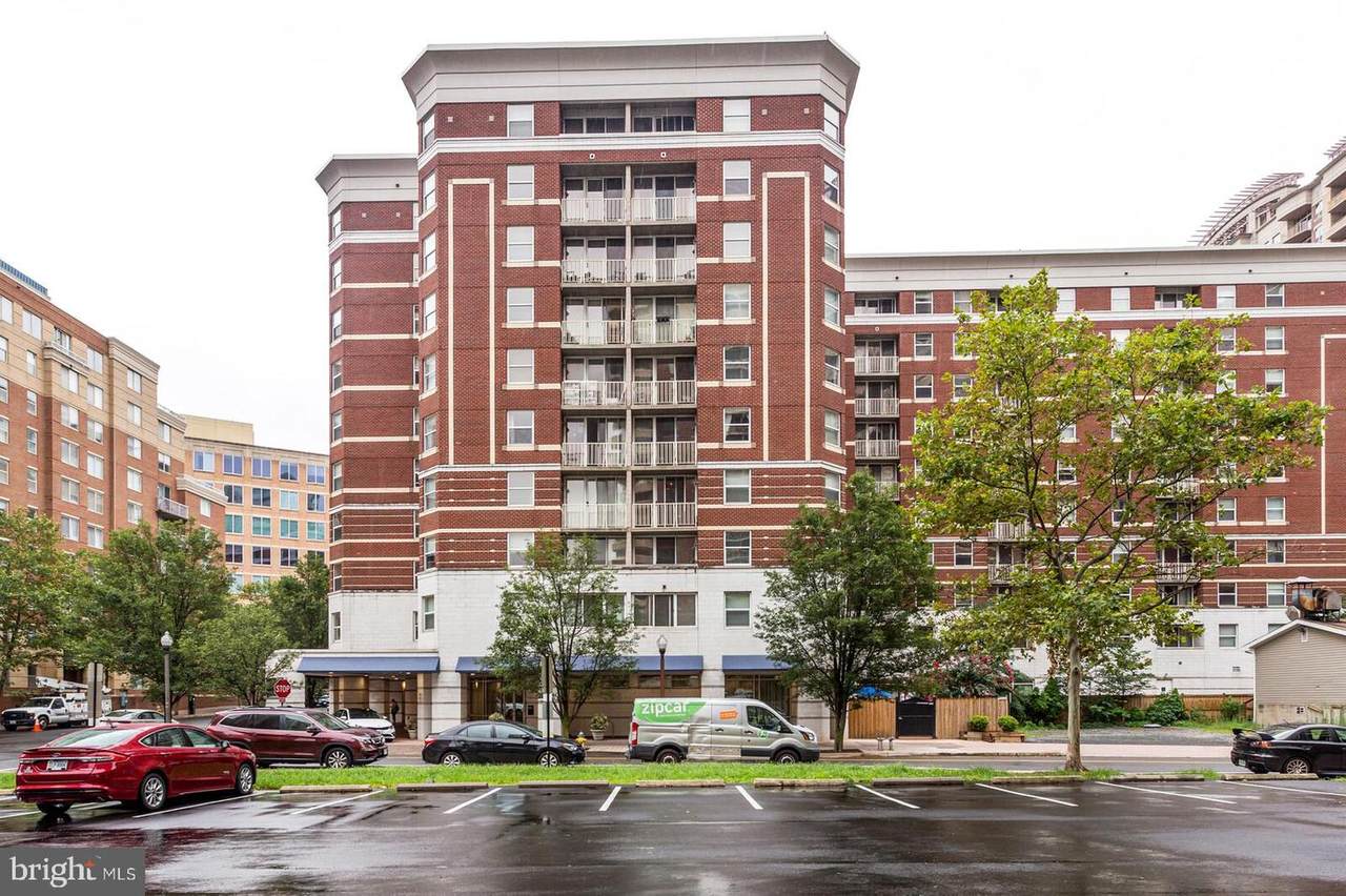 880 Pollard Street - Photo 1
