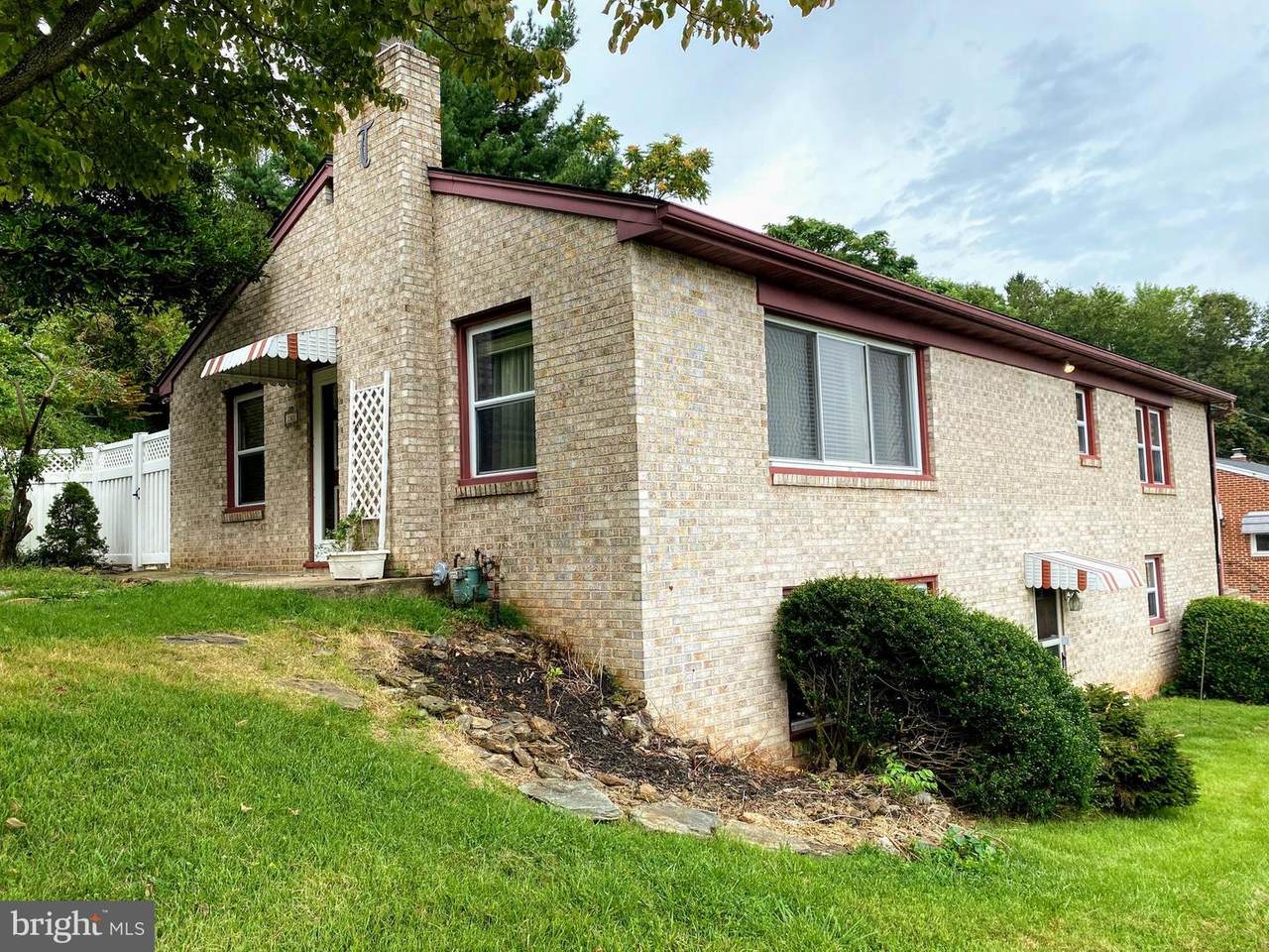 201 Glenvue Road - Photo 1