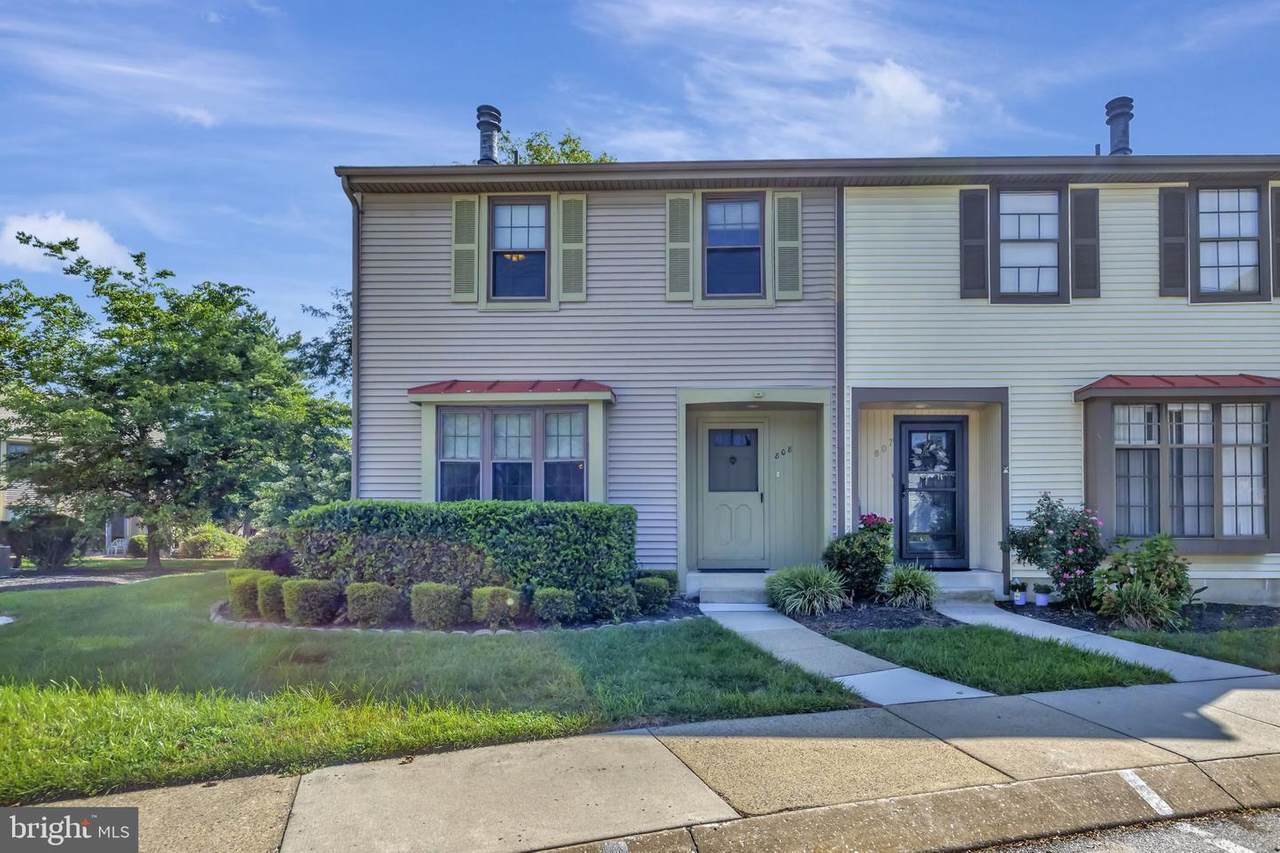 808 Kings Croft - Photo 1