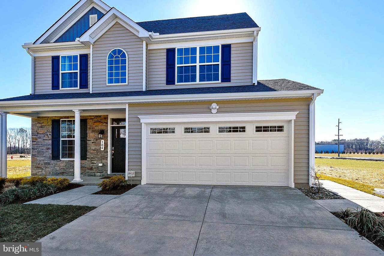 303 Morning Glory Drive - Photo 1