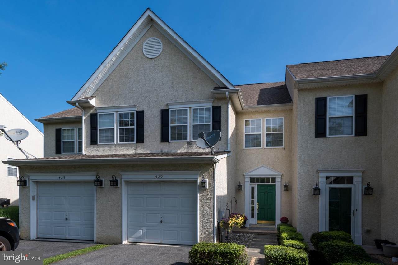 429 Kates Way - Photo 1