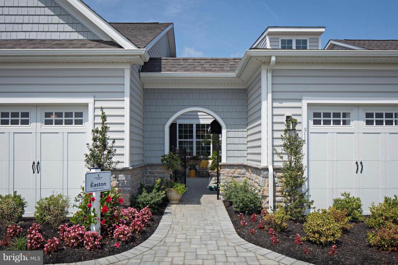 144 Beacon Place - Photo 1