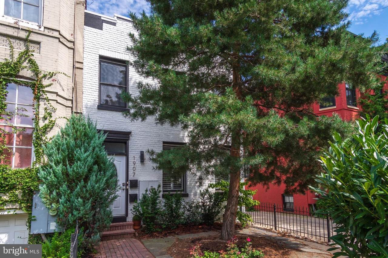1907 11TH Street - Photo 1