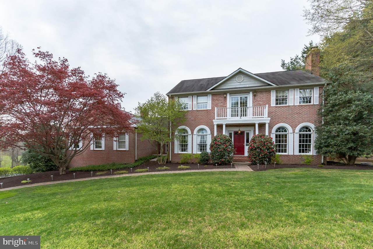 321 Quailhill Drive - Photo 1
