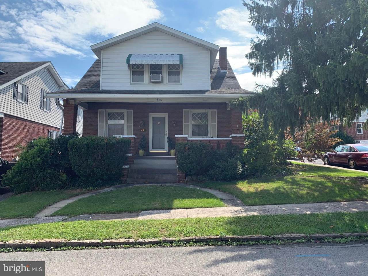 20 Woodlawn Avenue - Photo 1