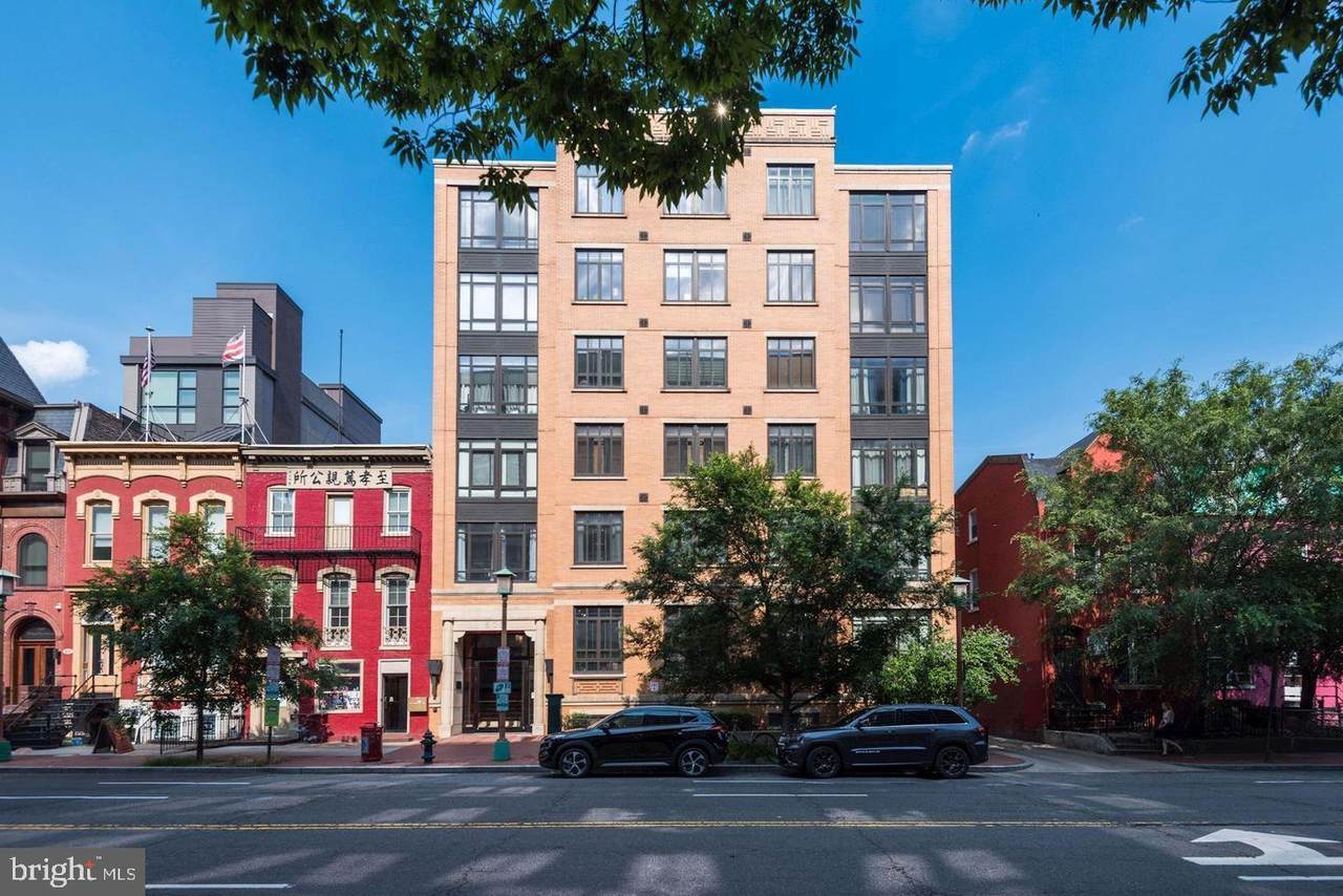 809 6TH Street - Photo 1