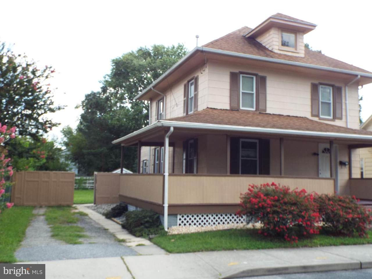 211 Marshall Street - Photo 1