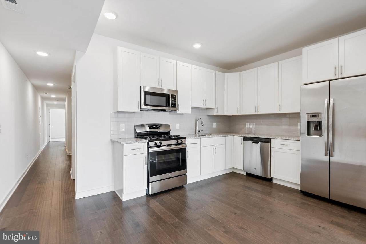 1843 6TH Street - Photo 1