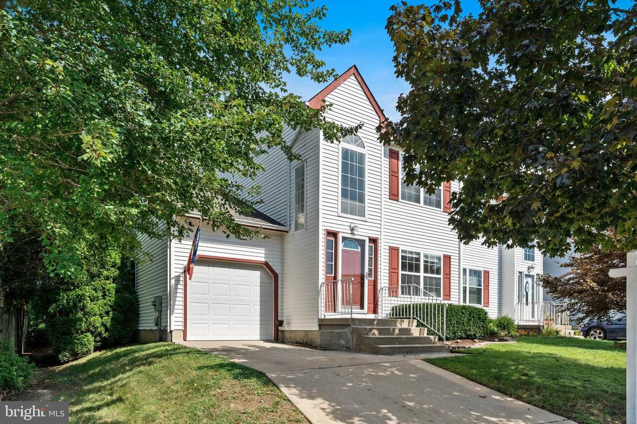 210 Strawbridge Lane - Photo 1