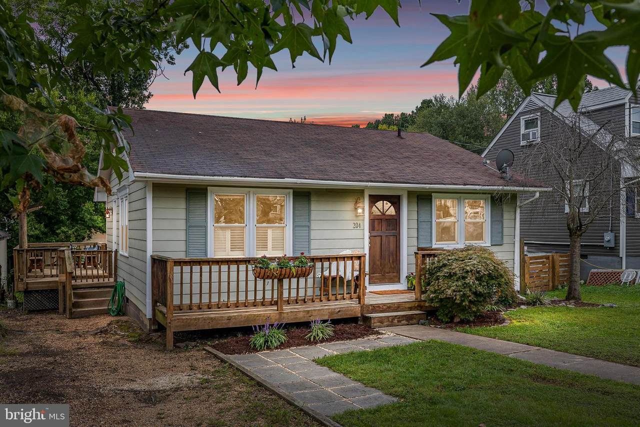 204 Alexandria Street - Photo 1