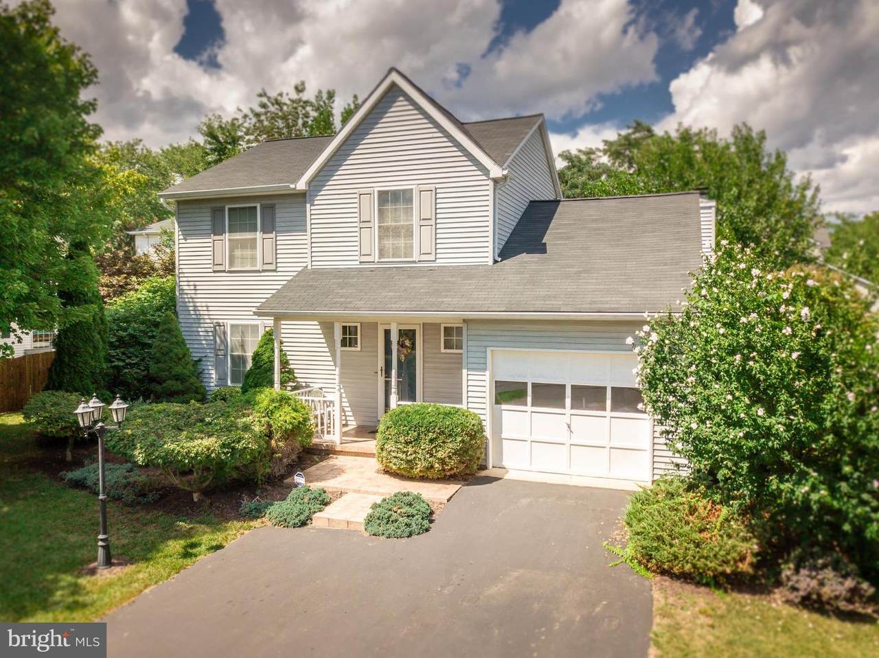 118 Gemstone Drive - Photo 1