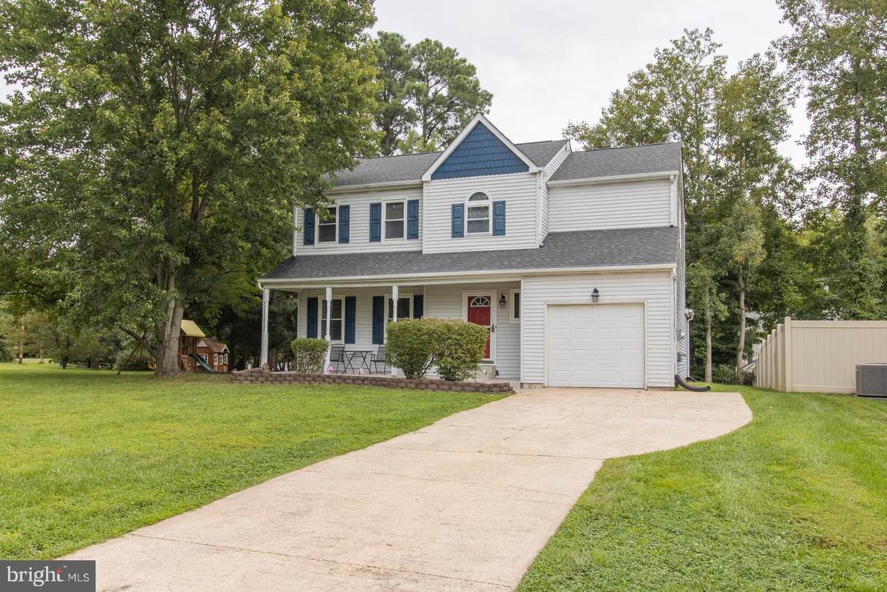 4 Jonathan Drive - Photo 1
