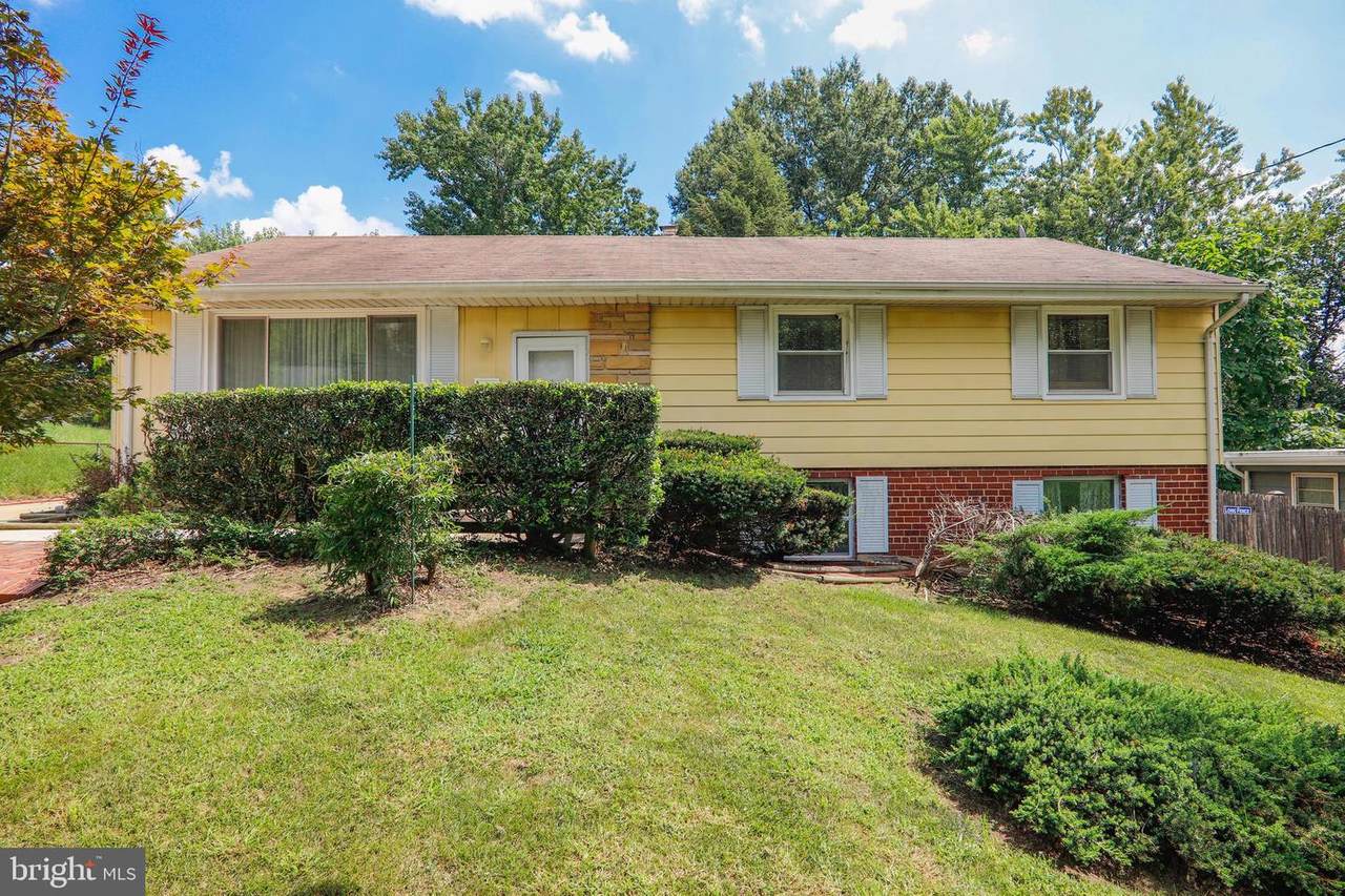 6105 Lamont Drive - Photo 1