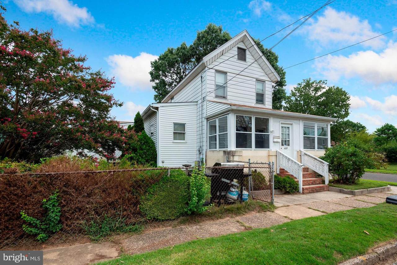 1027 Asbury Avenue - Photo 1