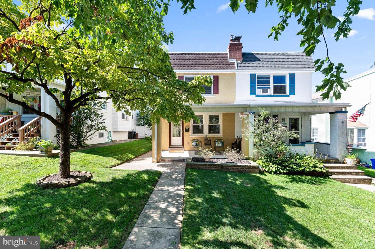 421 10TH Avenue - Photo 1
