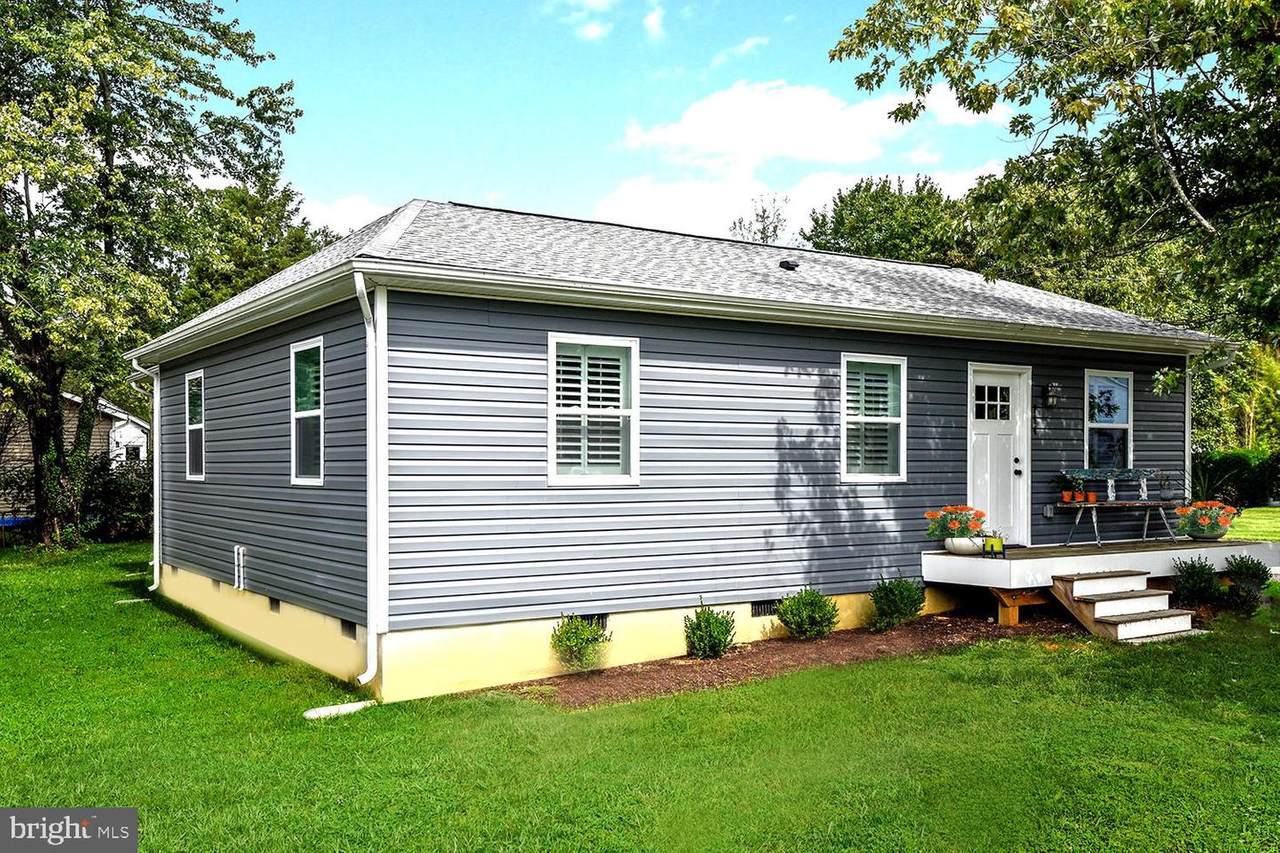 714 Londontown Road - Photo 1
