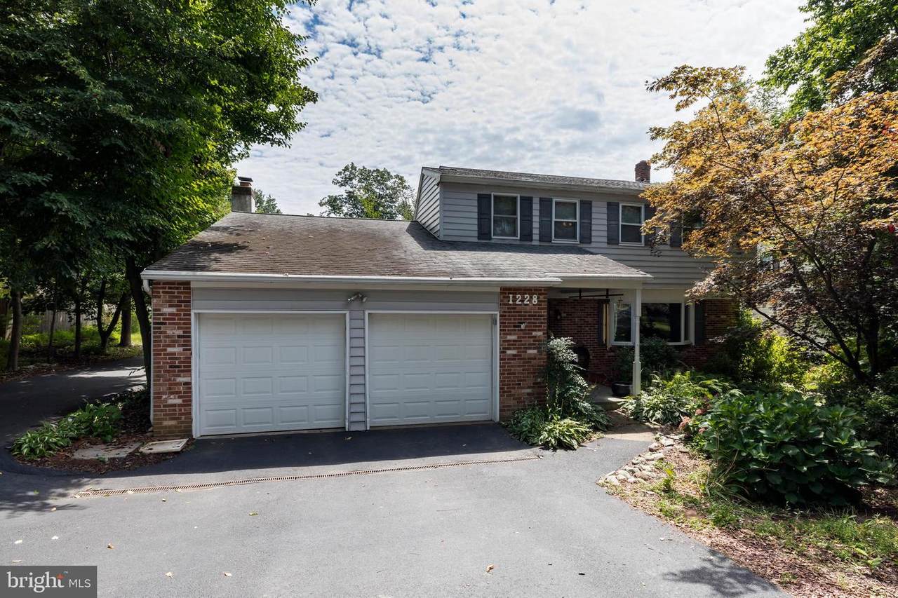 1228 Hawthorne Lane - Photo 1
