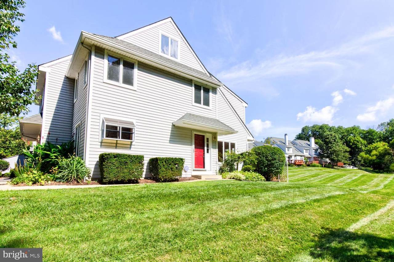 111 Orchard Avenue - Photo 1