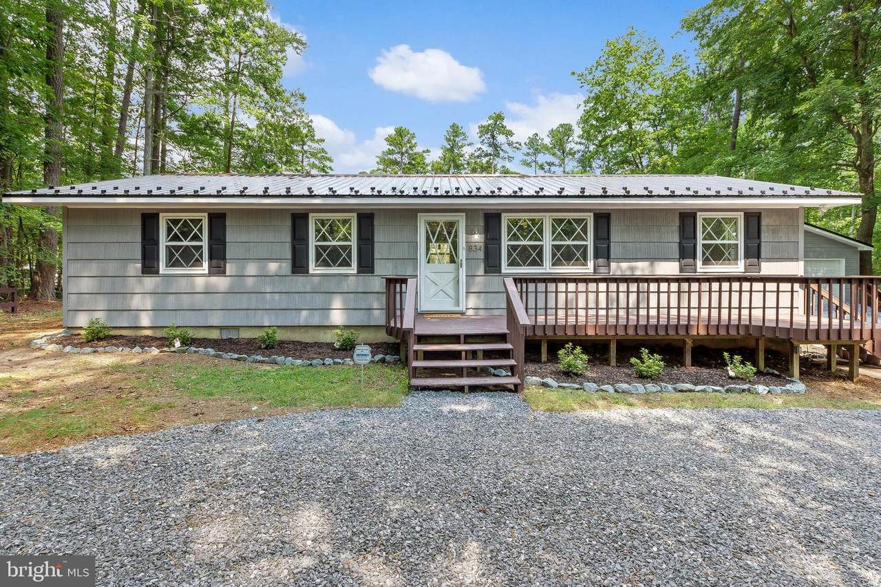 834 Lazy Lane - Photo 1