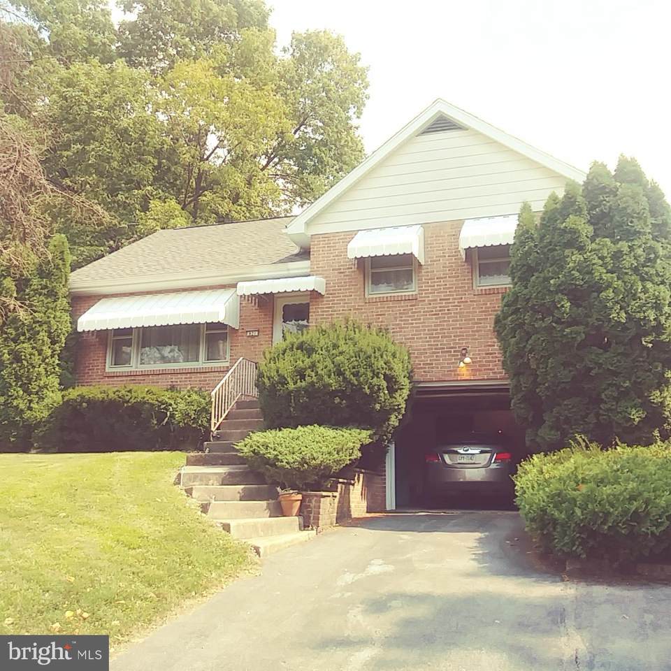 921 Crestview Avenue - Photo 1