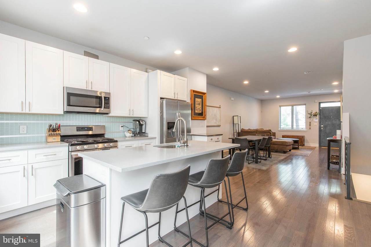 2104 Sears Street - Photo 1