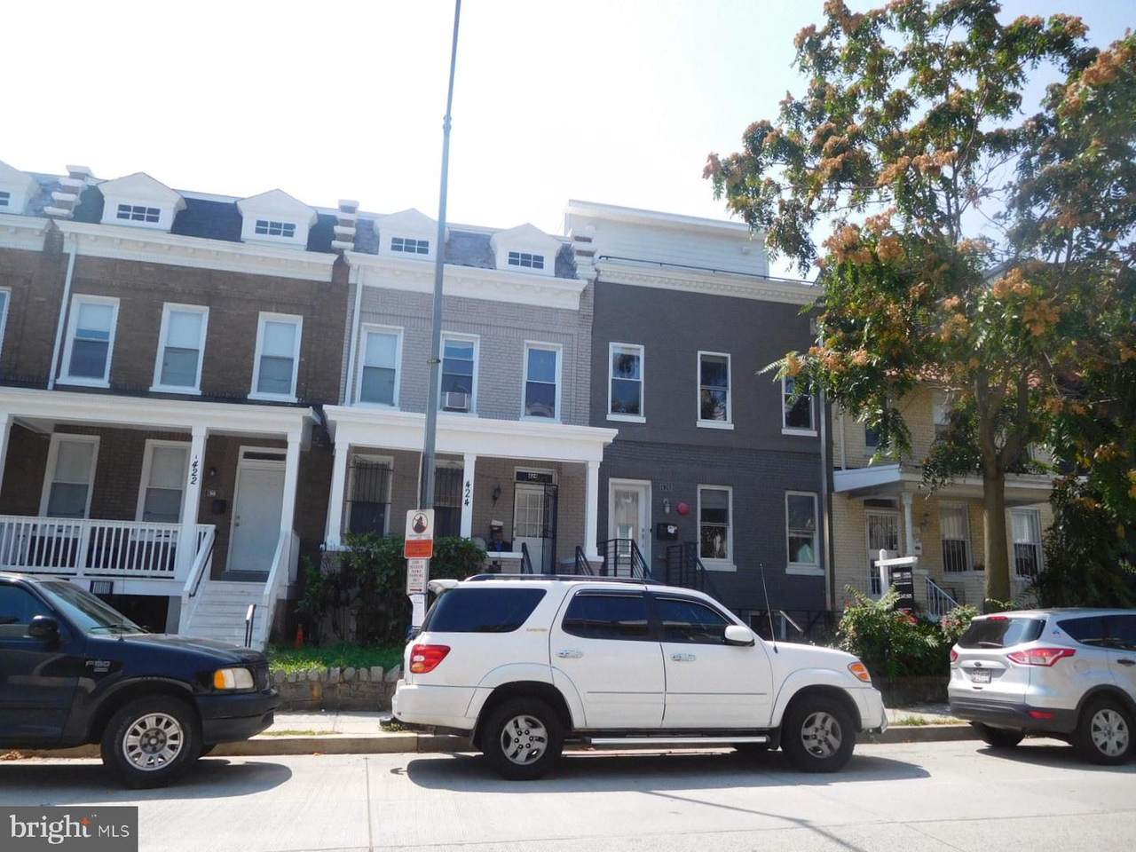 424 Kenyon Street - Photo 1
