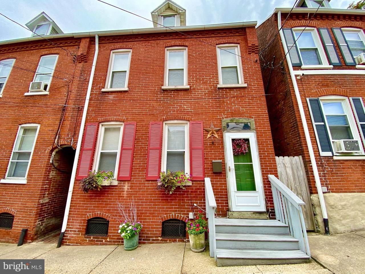640 Lafayette Street - Photo 1