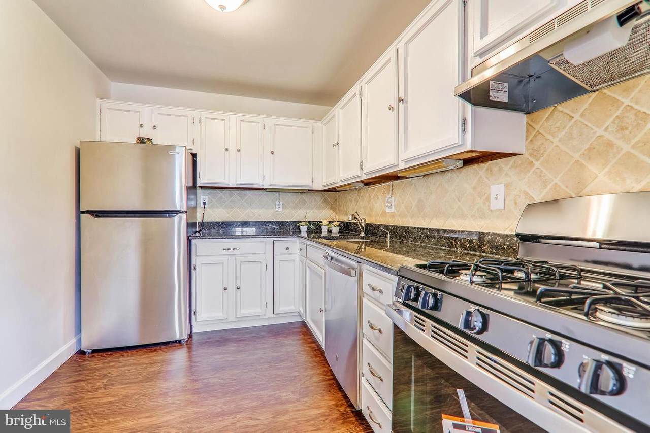 200 Maple Avenue - Photo 1